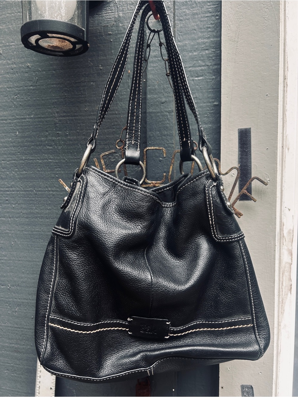 The Sak Y2k Black Leather Shoulder Bag with Contrast Stitching